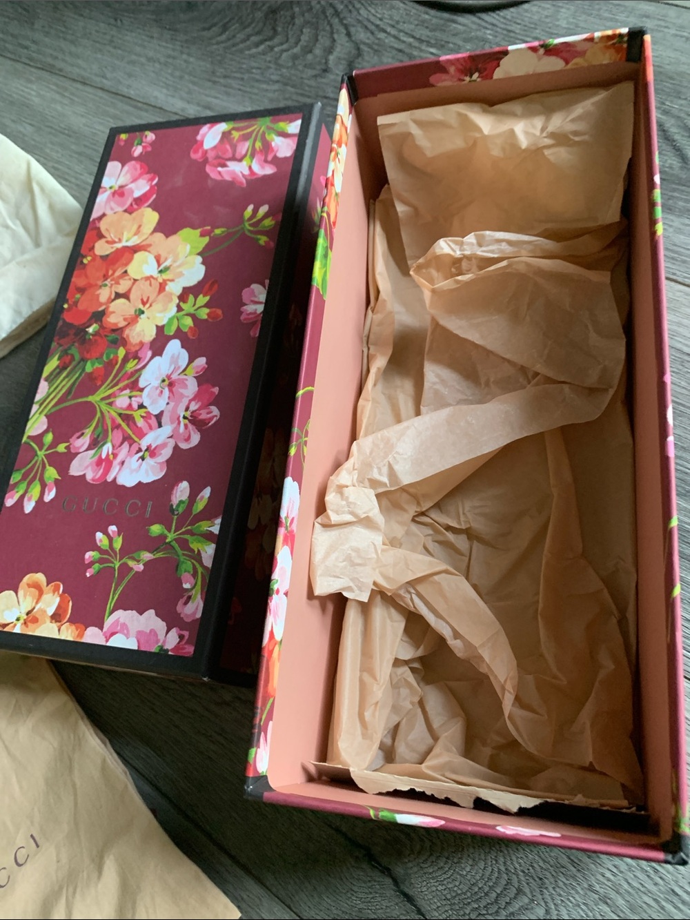 Gucci floral shoe box and dust bags - Picture 3 of 6